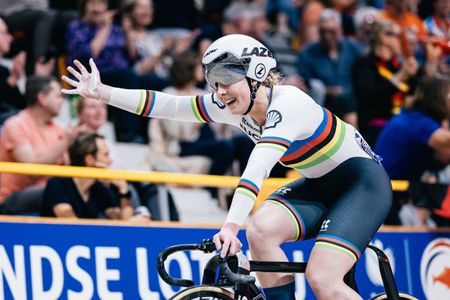 Emma Finucane wins European championships sprint