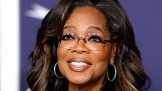 Oprah Winfrey showing makeup tricks every woman over 40 should know