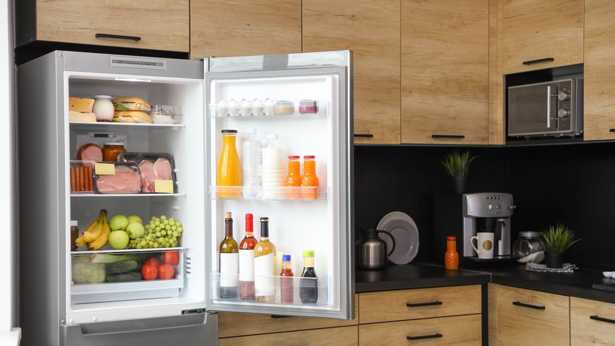 The Complete Guide to Cleaning Out Your Fridge - Fitbit Blog