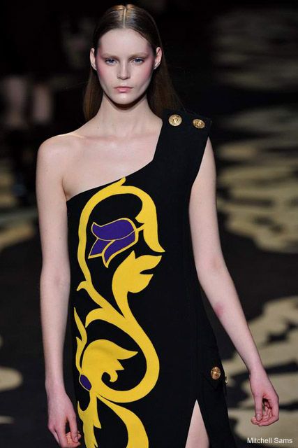 Versace Autumn Winter 2011 Milan Fashion Week 