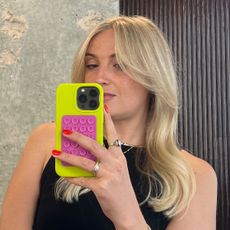 @sophie__cookson taking a selfie in the hair salon with woven blonde hair colour