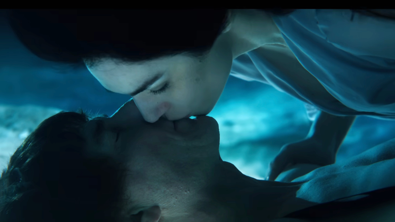 A dormant Tom Cruise gets the underwater kiss of life from a woman in Mission: Impossible - The Final Reckoning.