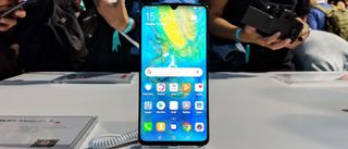 Huawei Mate 20 X iPhone XS Max killer