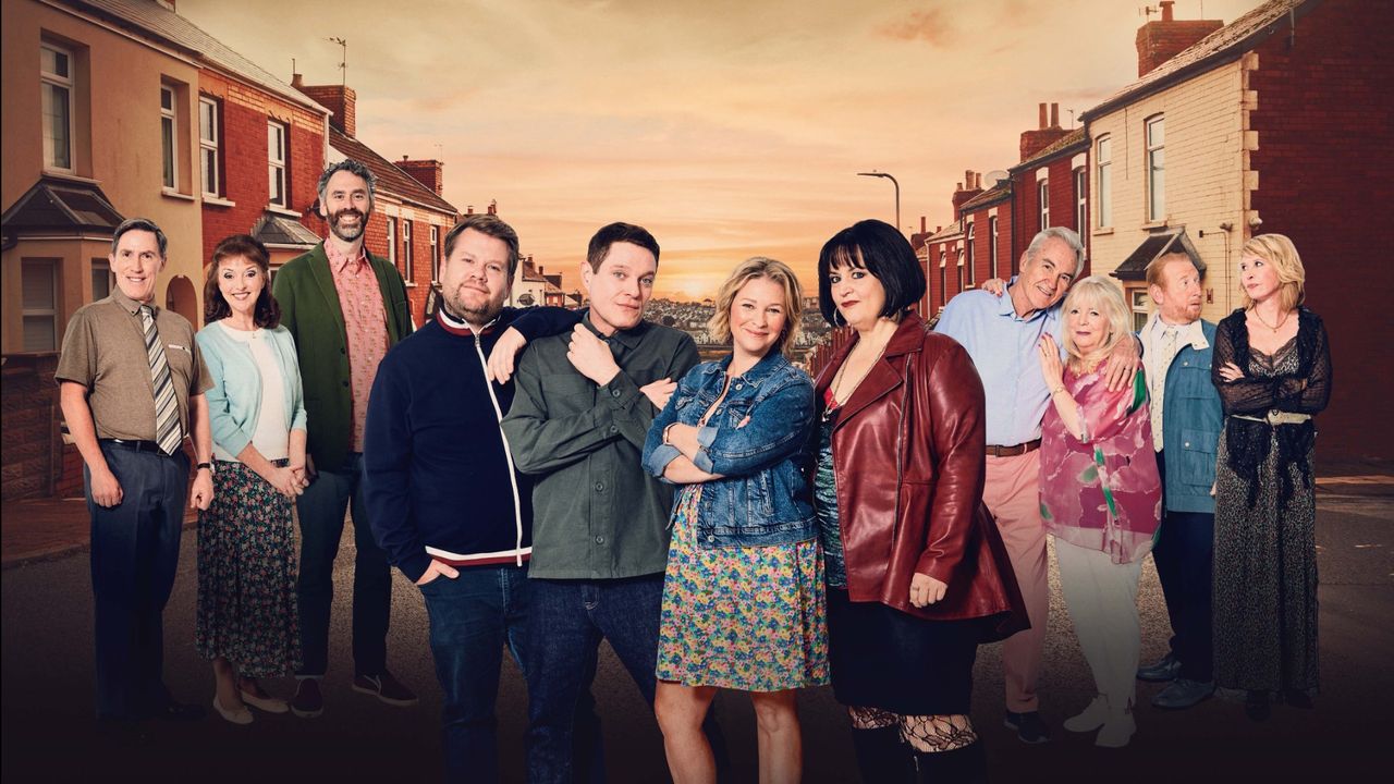 Bryn (ROB BRYDON), Gwen (MELANIE WALTERS), Jason (ROBERT WILFORT), Smithy (JAMES CORDEN), Gavin (MATHEW HORNE), Stacey (JOANNA PAGE), Nessa (RUTH JONES), Mick (LARRY LAMB), Pam (ALISON STEADMAN), Peter (ADRIAN SCARBOROUGH), Dawn (JULIA DAVIS)