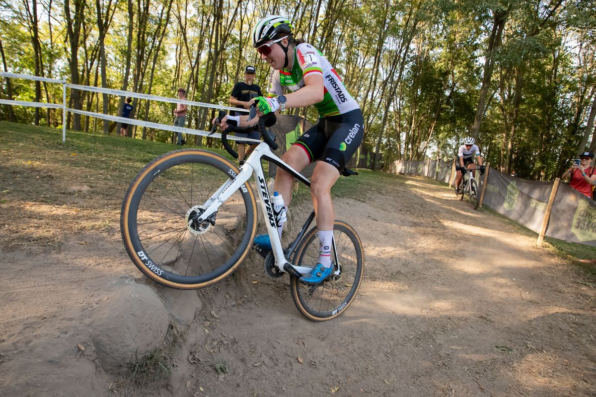 Manon Bakker (Crelan-Corendon) rides to second place at C2 race