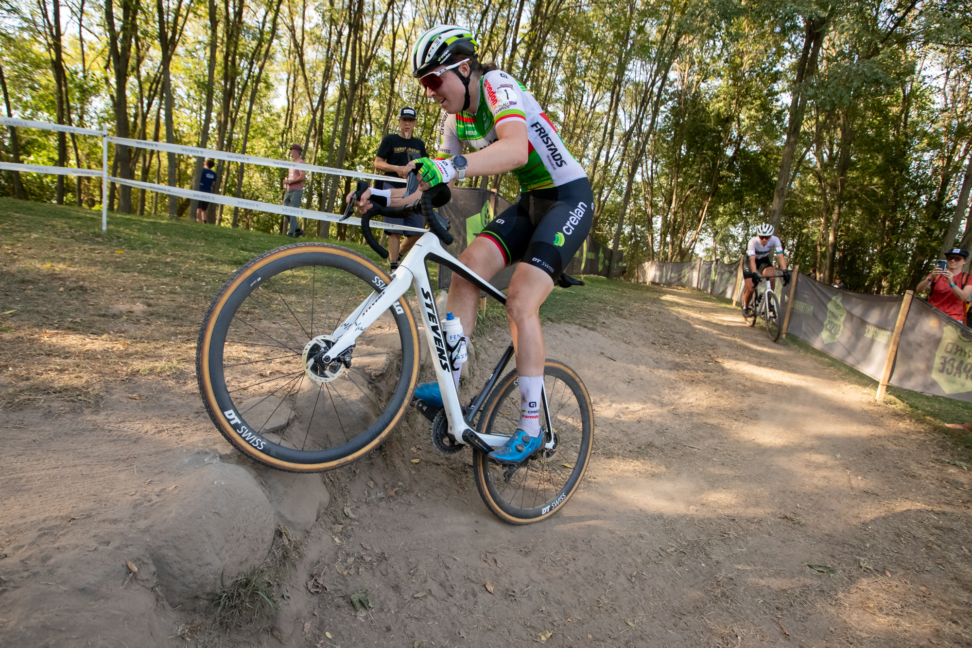 Manon Bakker (Crelan-Corendon) rides to second place at C2 race