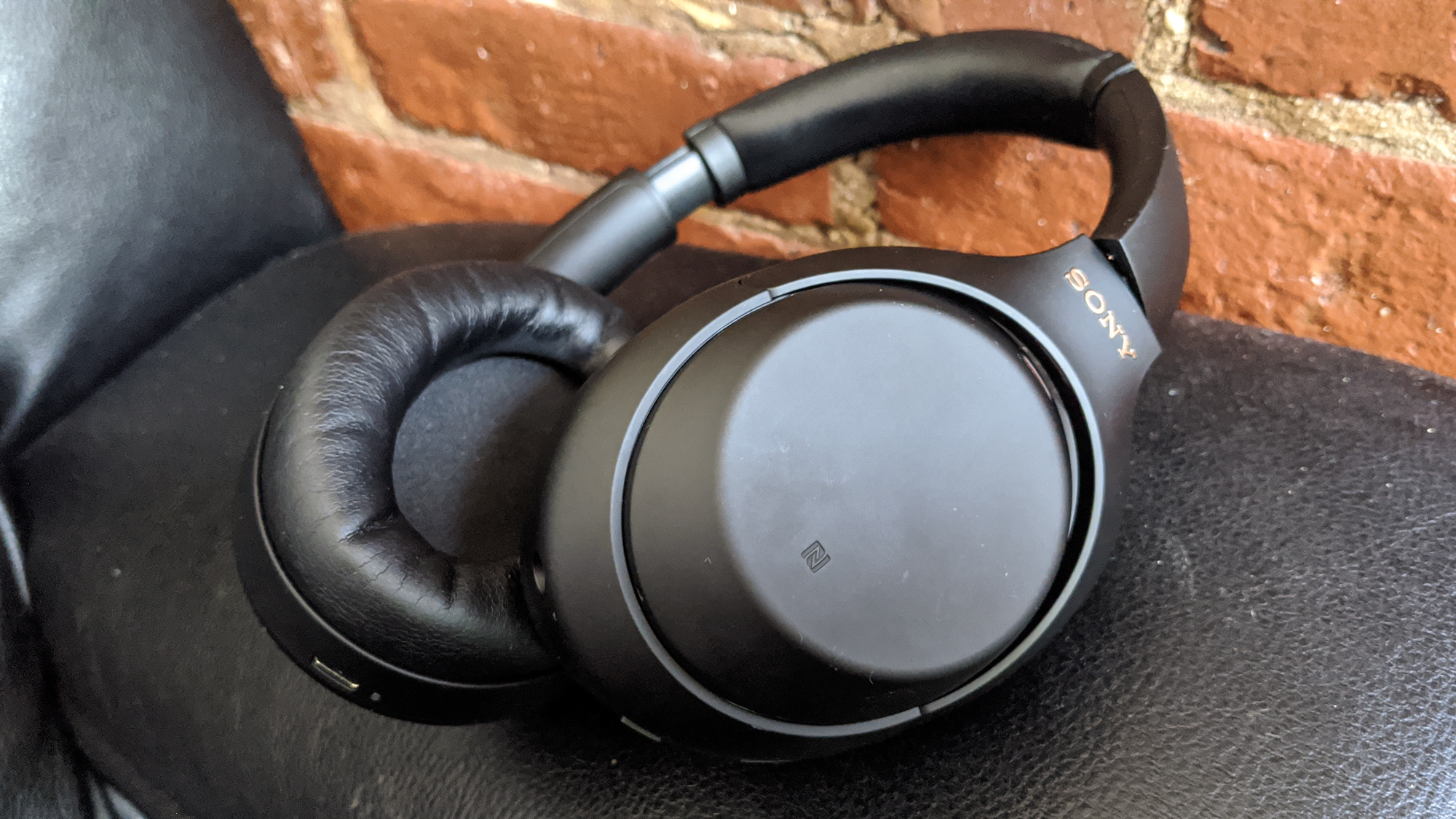 best wireless headphones: Sony WH-1000xM4