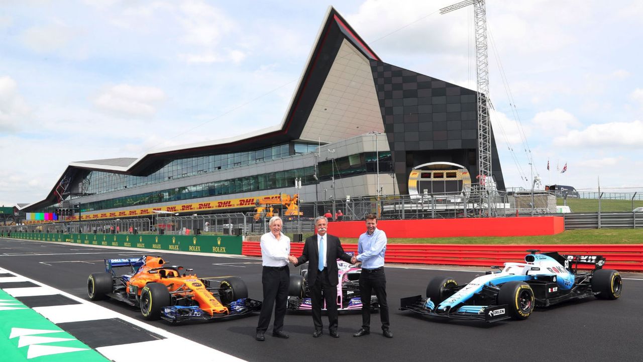 F1 chief Chase Carey (centre) with British Racing Drivers’ Club chairman John Grant and Silverstone&amp;#039;s Stuart Pringle 