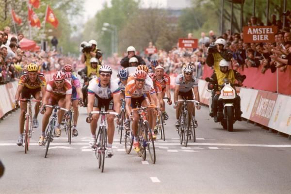 Erik Zabel takes the win in 2000