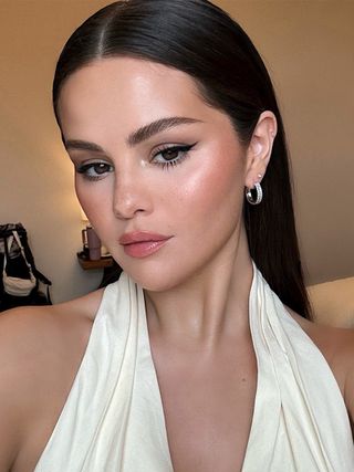 Soft glam makeup on Selena Gomez by Hung Vanngo