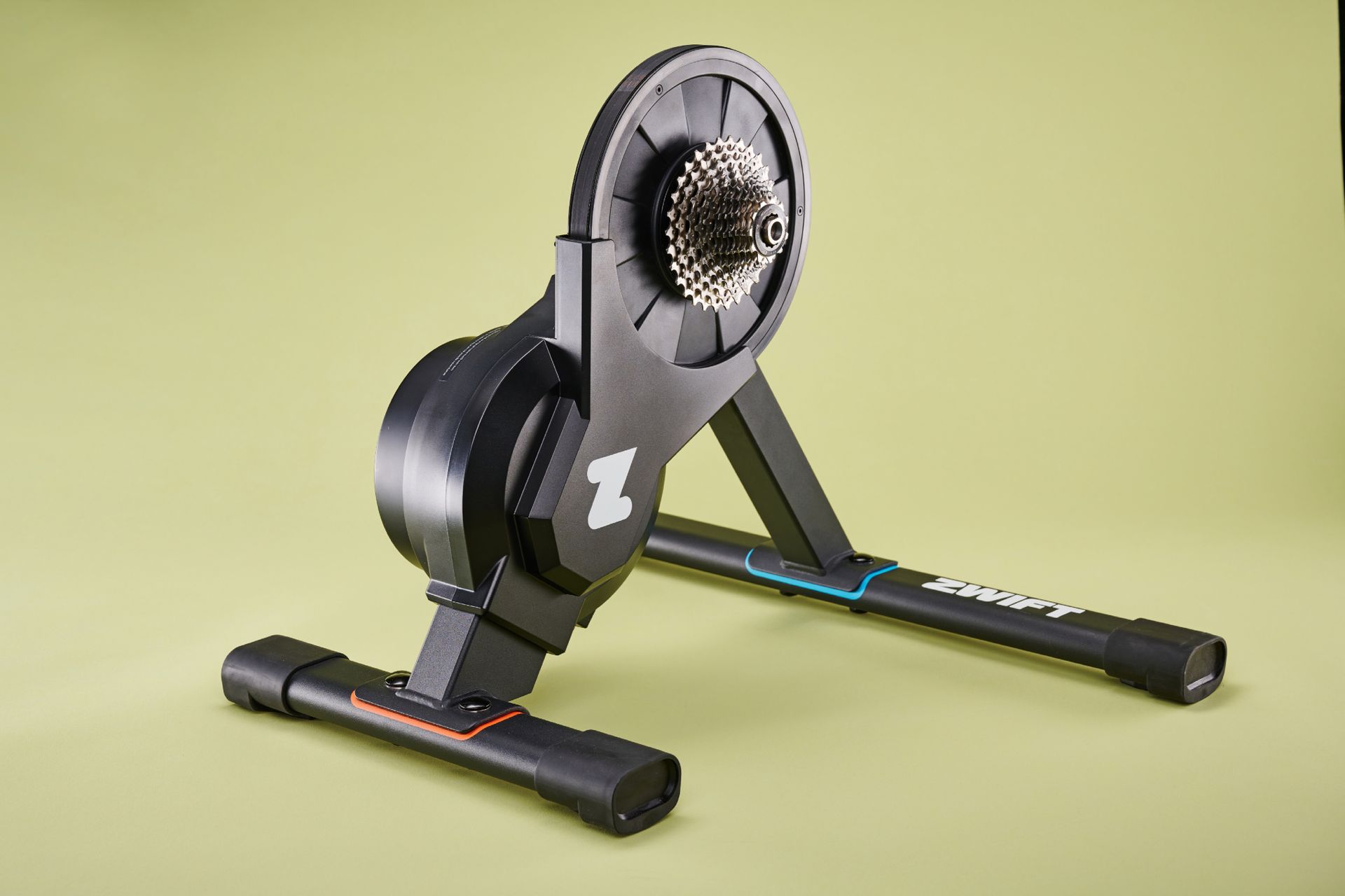 Image shows the Zwift Hub turbo trainer