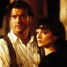 brendan fraiser and rachel weisz in the mummy