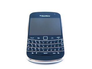 BlackBerry bold 9900 review