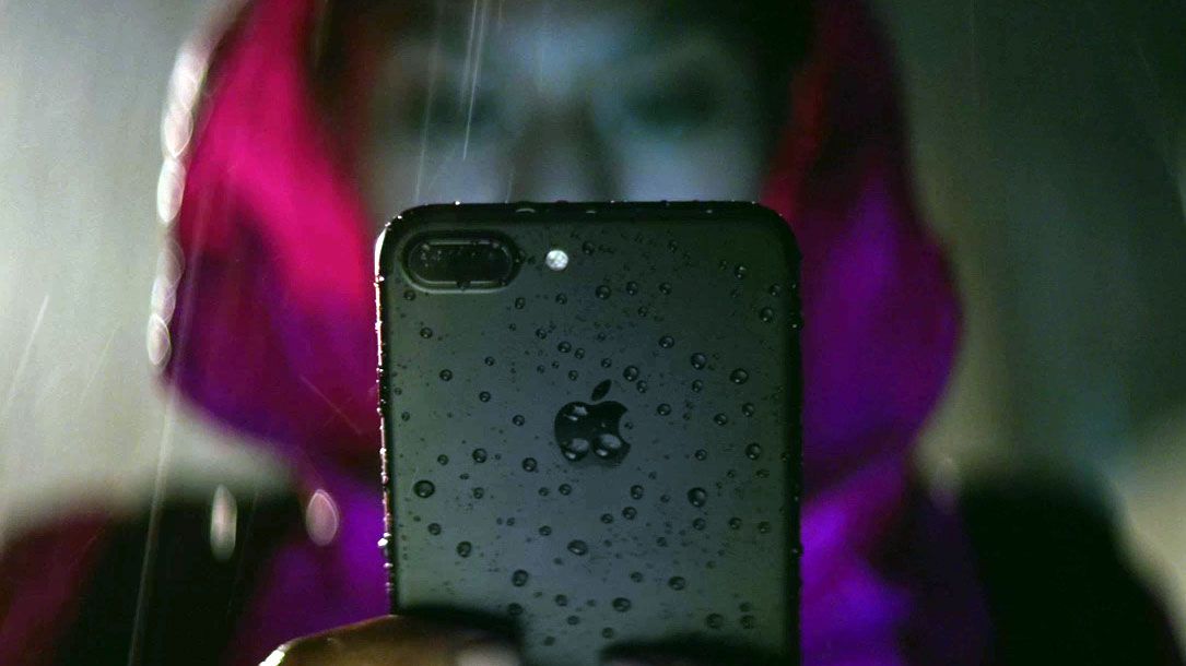 Can an iPhone 7 survive a shower?