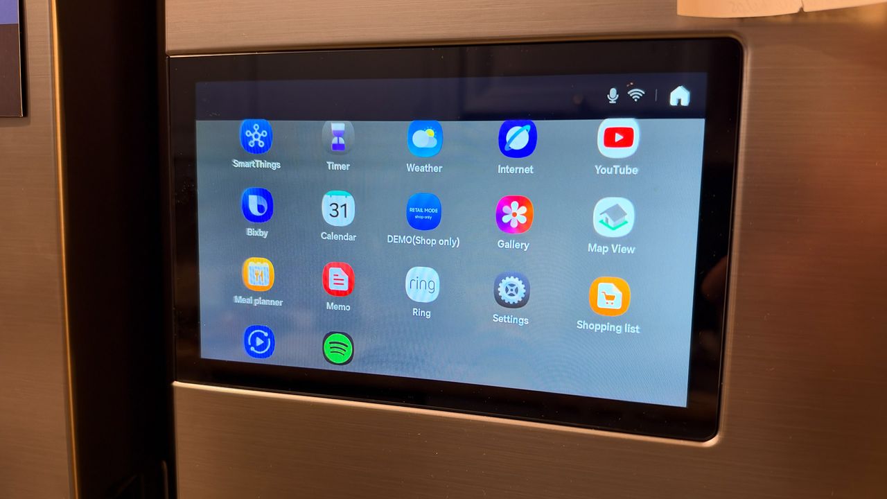 Samsung Bespoke AI Side-by-side refrigerator Family Hub 9 inch