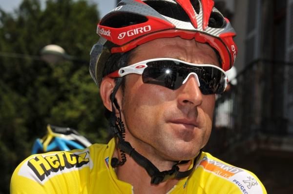 Prologue winner Haimar Zubeldia (Team RadioShack) started stage one in the leader's yellow jersey.