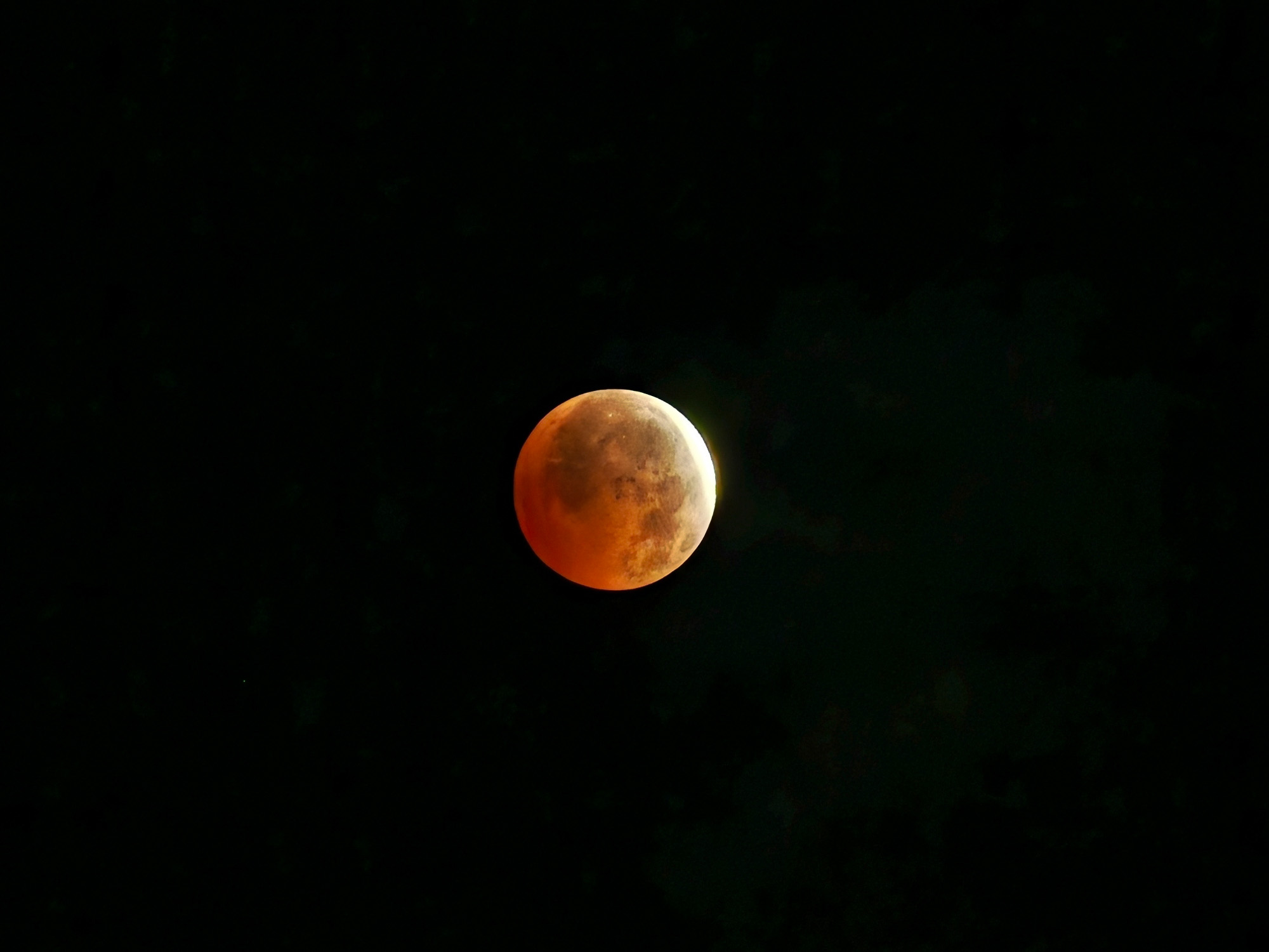 Primer plano de la luna durante el eclipse lunar de 2026