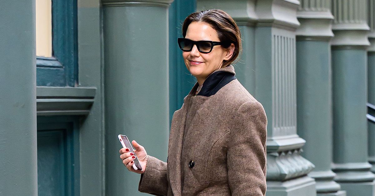 เทรนด์สวยแฟลต Katie Holmes เพิ่งสวมใส่ทำให้กางเกงยีนส์ดูสูง