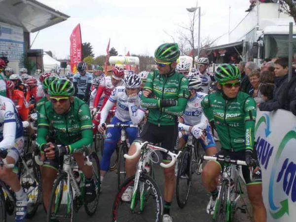 Yukira Arashiro (Europcar) led tributes to the Japanese earthquake victims.