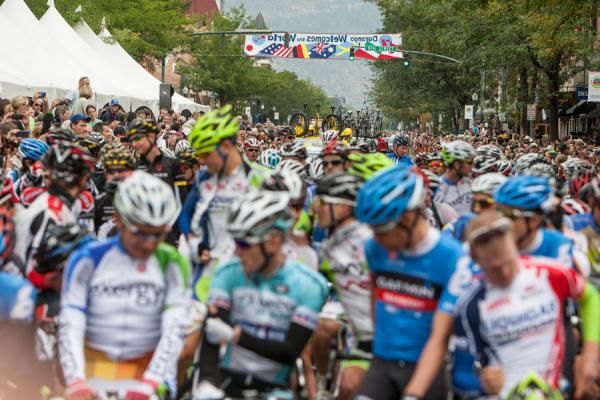Packed streets for the start in Durango.