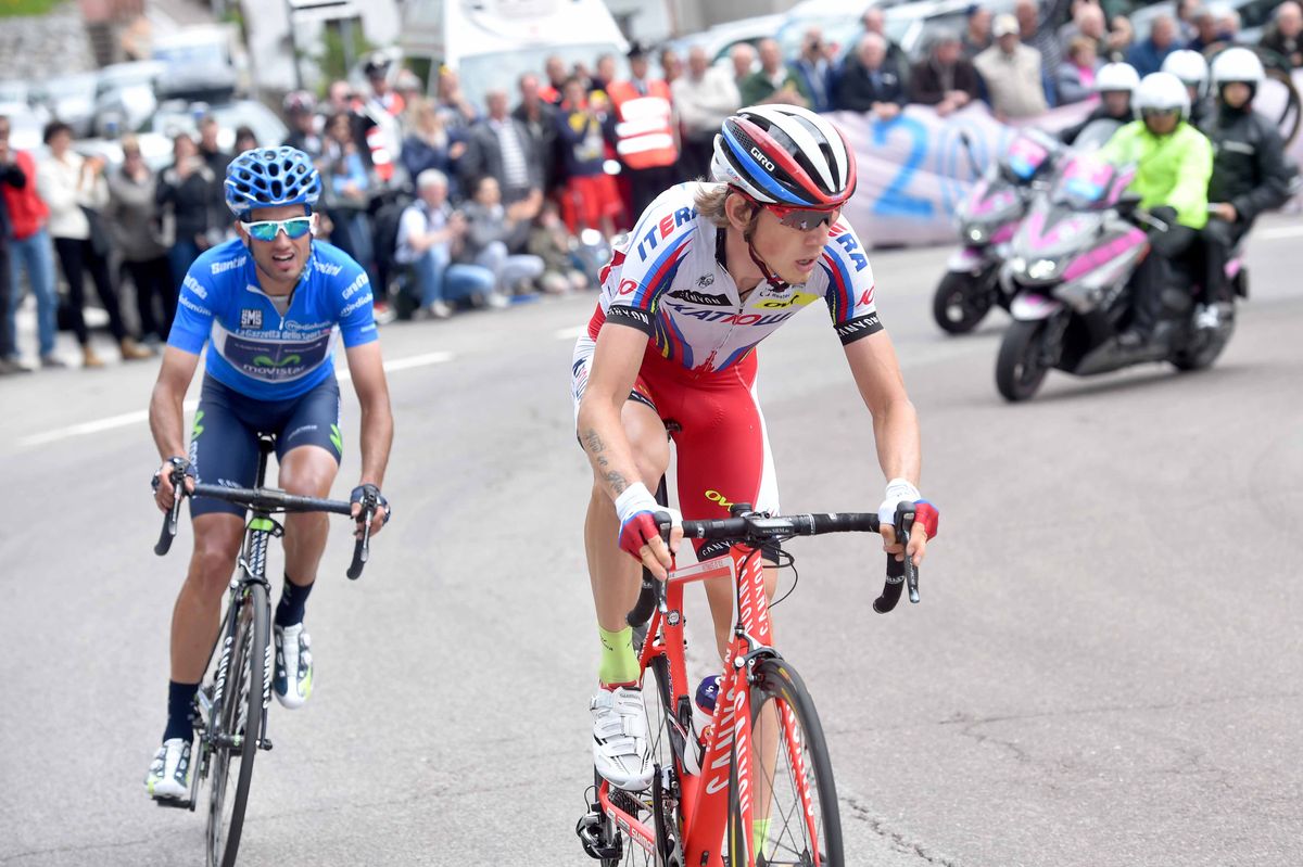 Ilnur Zakarin followed by Benat Intxausti