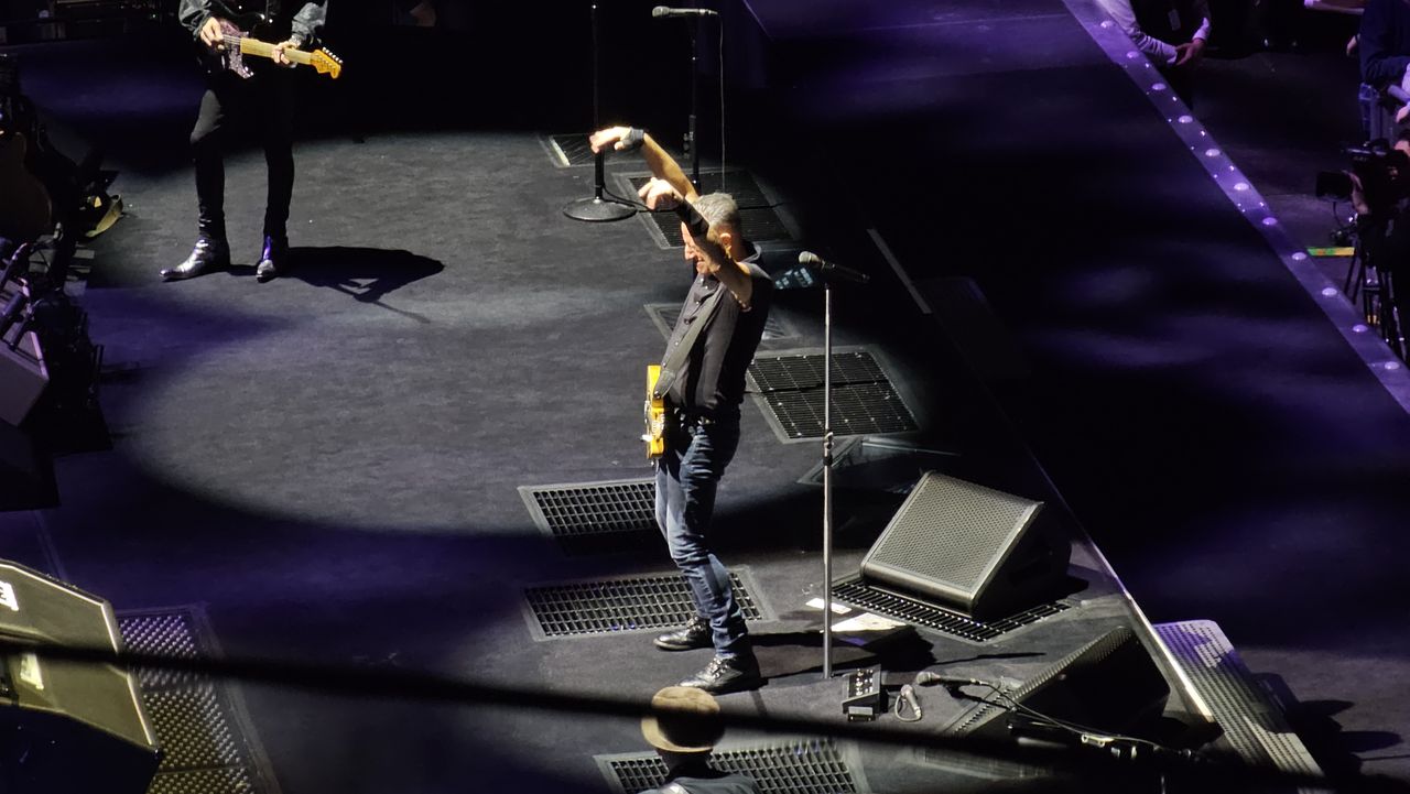 Bruce Springsteen photographed with Samsung Galaxy S23 Ultra 10x zoom