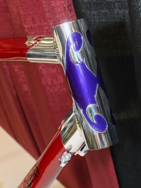 The lugs are completely handmade, basically comprising short sections of aluminum tubing that are welded and hand carved.