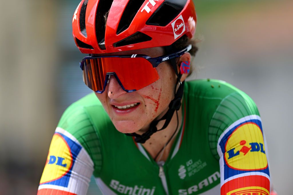 CERES ITALY JULY 04 Elisa Longo Borghini of Italy and Team Lidl Trek crosses the finish line injured after being involved in a crash during the 34th Giro dItalia Donne 2023 Stage 5 a 1056km stage from Salassa to Ceres UCIWWT on July 04 2023 in Ceres Italy Photo by Dario BelingheriGetty Images