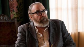 Mandy Patinkin in Death and Other Details Season 1x07