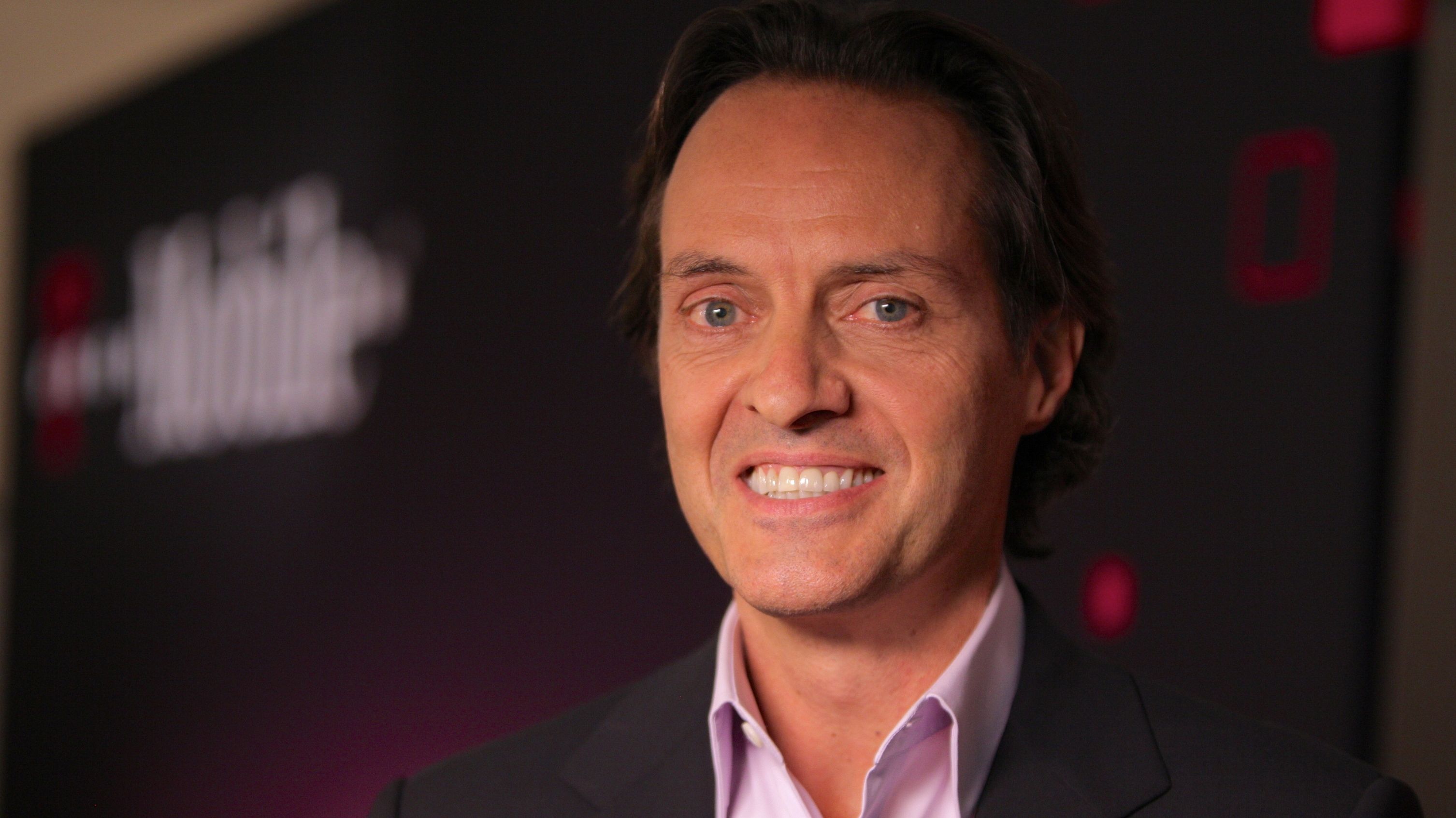 T-Mobile and its colorful CEO unload on wireless networks at NYC event ...