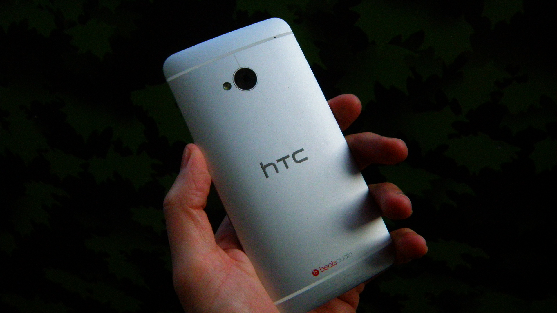 Pressure mounts on HTC One as firm looks for a big win