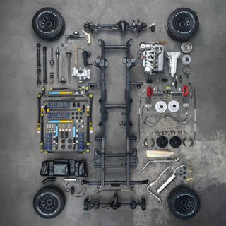 The components of the EMC G-Wagen