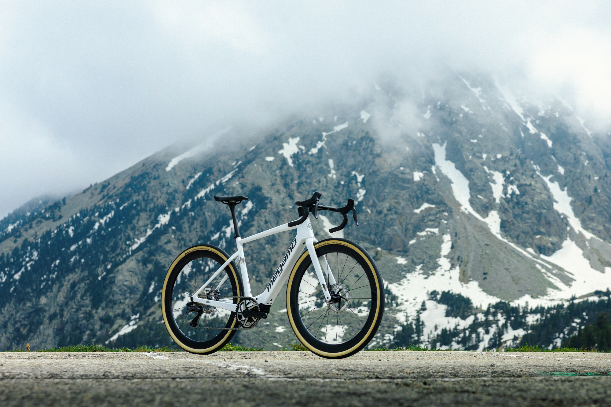 Megamo Upon electric road bike