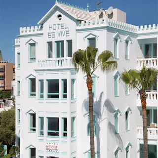 Front view of Hotel Es Viva.