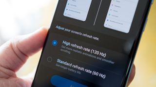 How to change the Galaxy S20 refresh rate to 120Hz