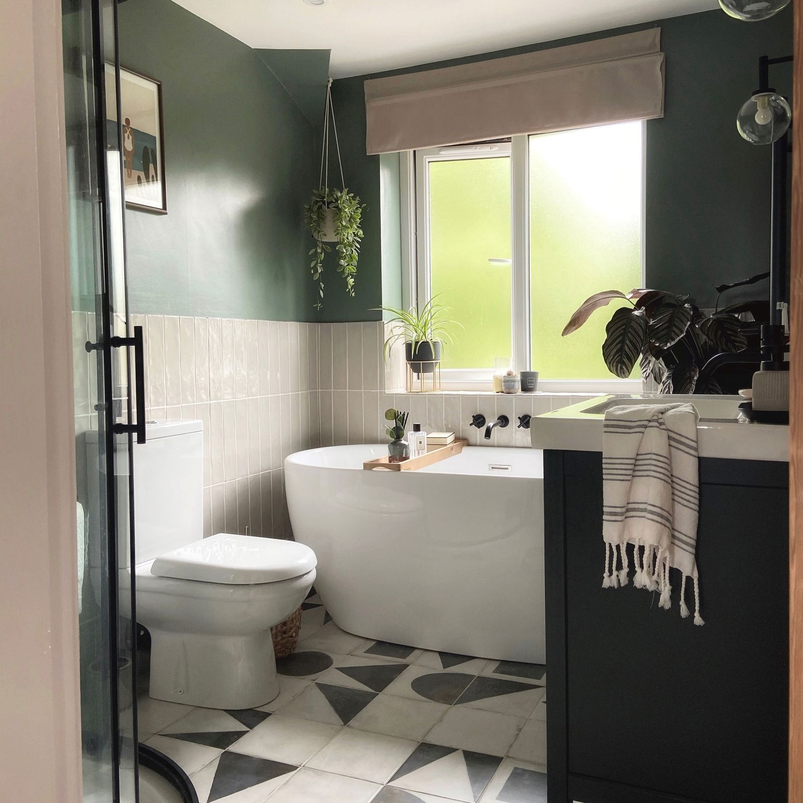 12 budget small bathroom ideas to spruce up your space | Ideal Home