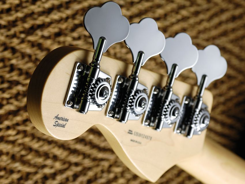 Open-gear 'shamrock' tuners feature on the traditional Jazz bass.