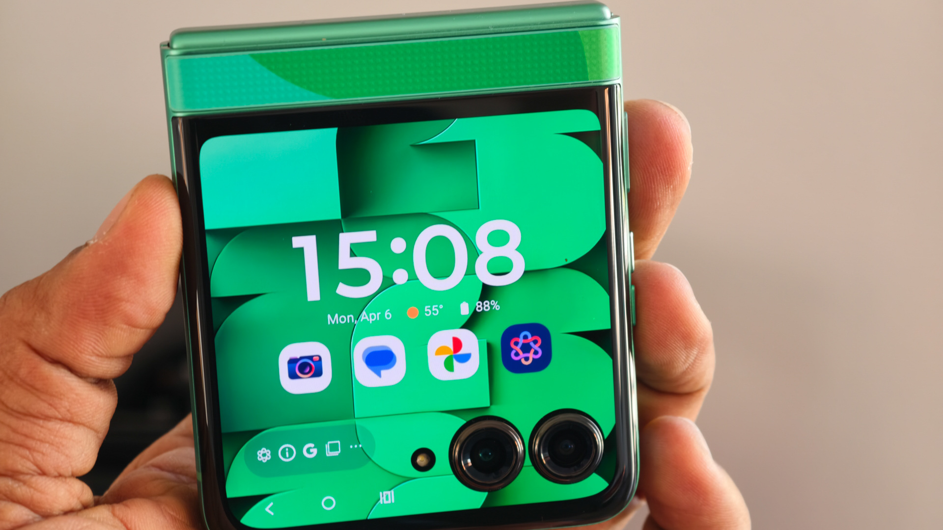 Motorola Razr 2025 FIFA World Cup 2026 Edition in Green eco-leather