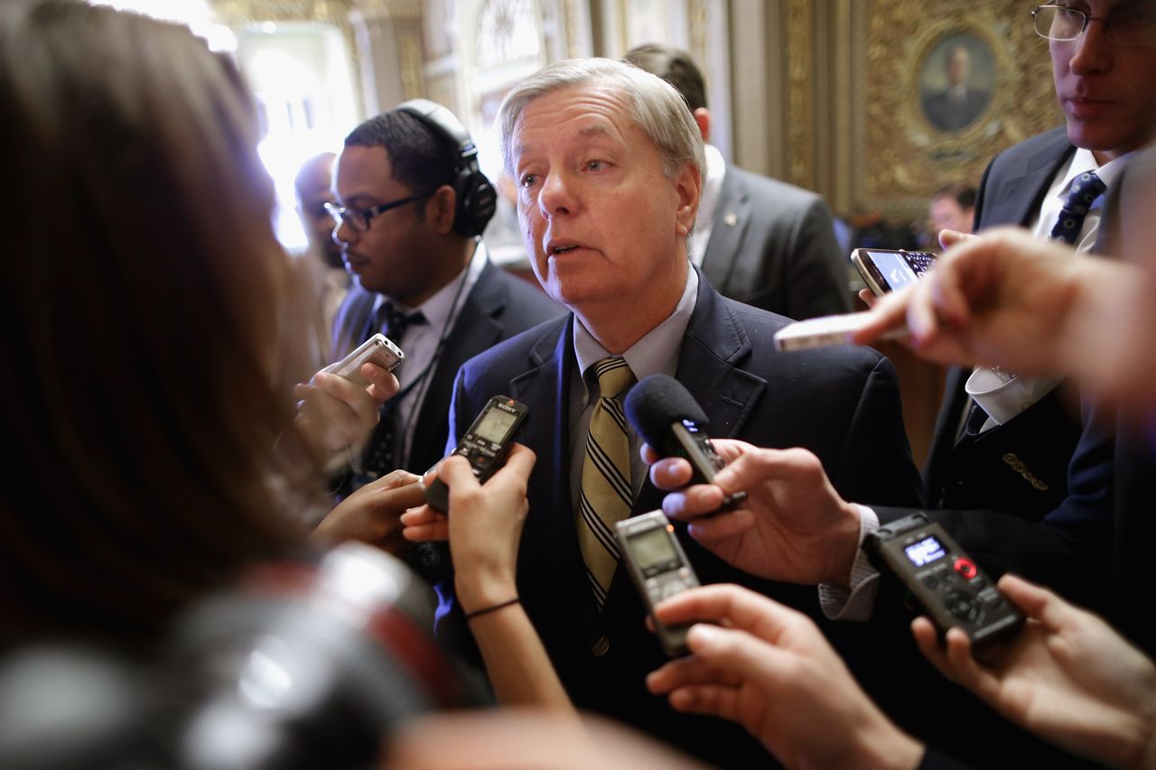 GOP senator blames Hillary Clinton for the Ukrainian crisis, because #Benghazi