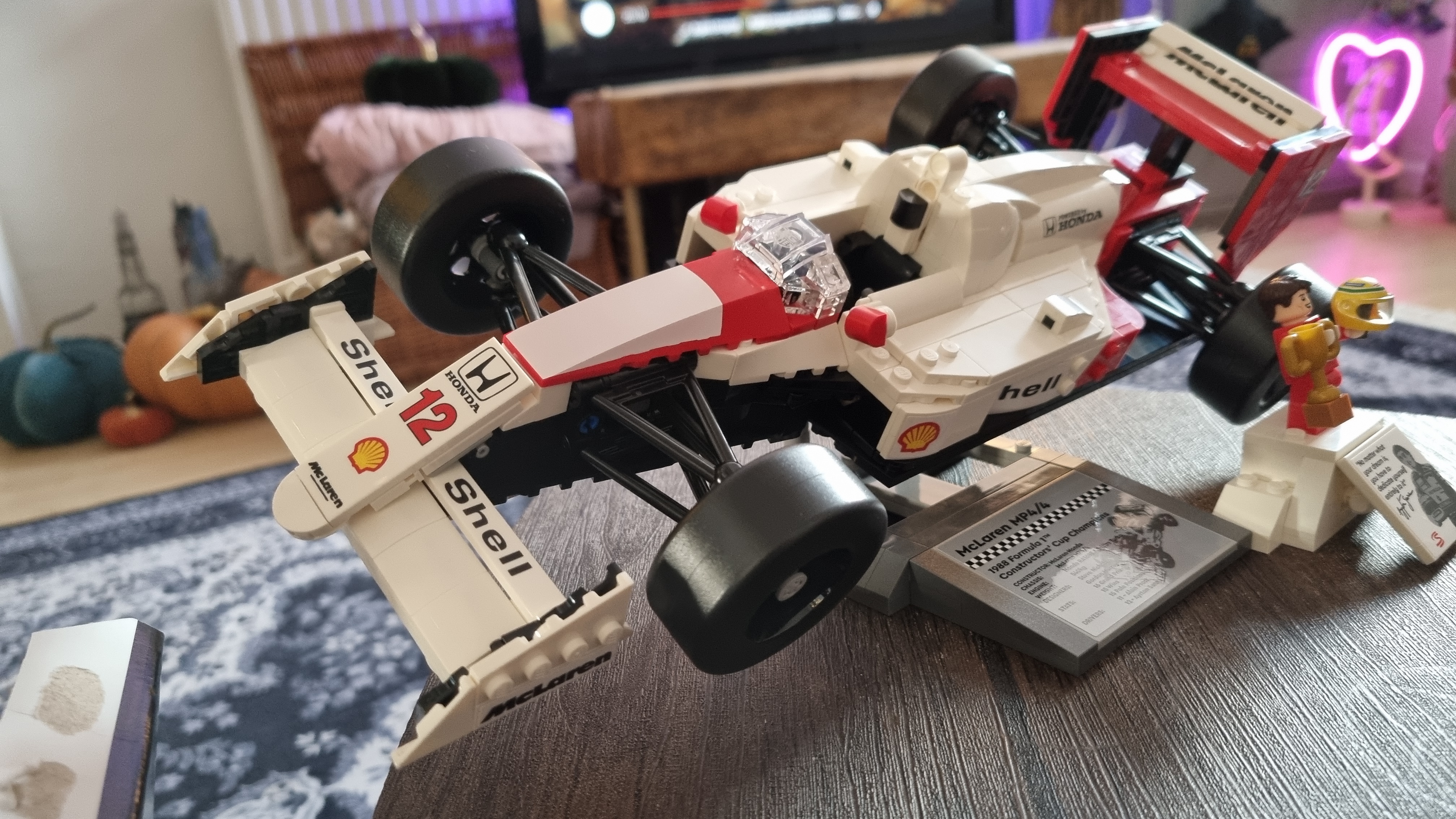 The Lego Icons McLaren MP4/4 & Ayrton Senna kit