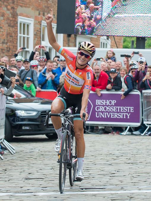 Lizzie Armitstead wins the British national women's road race