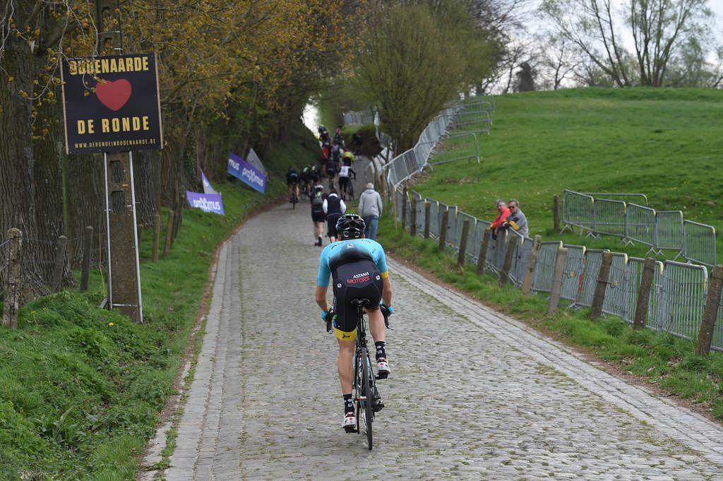Andrei Grivko starts the climb up the Koppenberg