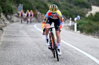 'I don't see it as pressure' &ndash; Nienke Vinke unfazed and aiming high in confirmation year on the road, but remains quiet about Picnic PostNL departure
