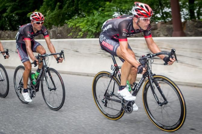 Ben Jacques-Maynes (Jamis-Hagens Berman) works to bring teammate Janier Acevedo up to the break