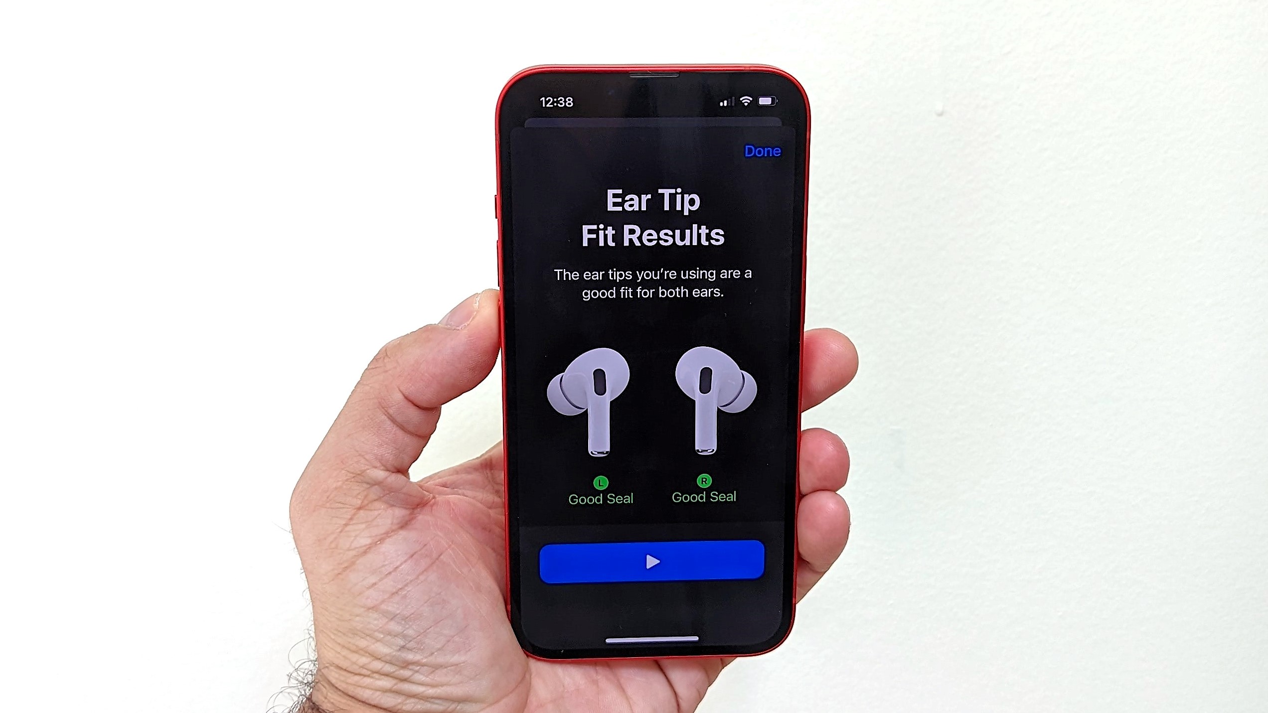 Showing fit test screen for AirPods Pro 2