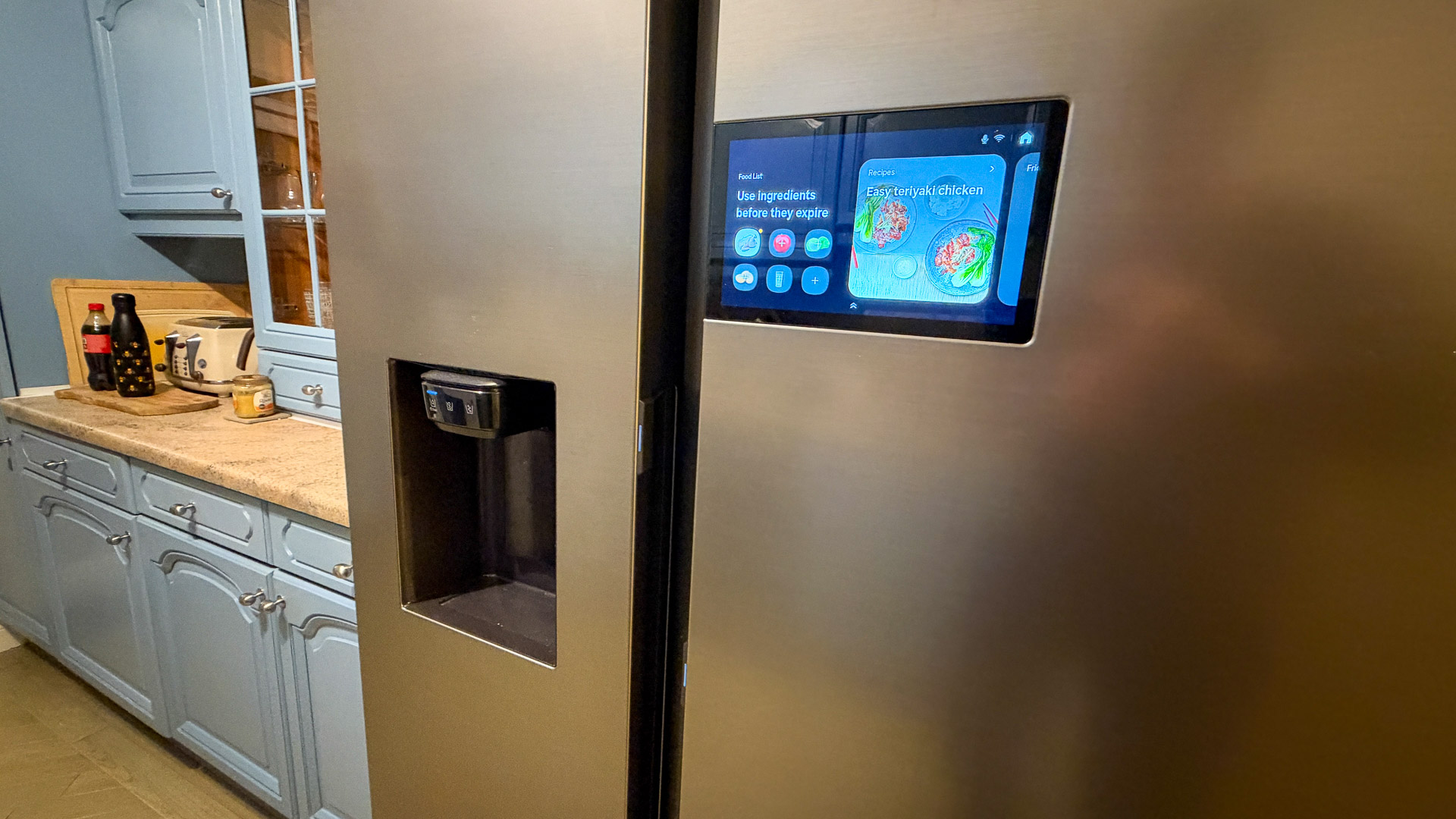 Samsung Bespoke AI Side-by-side refrigerator Family Hub 9 inch