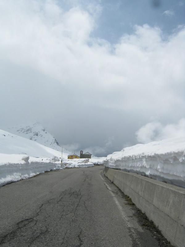 The road was clear when Cyclingnews went over the Gavia