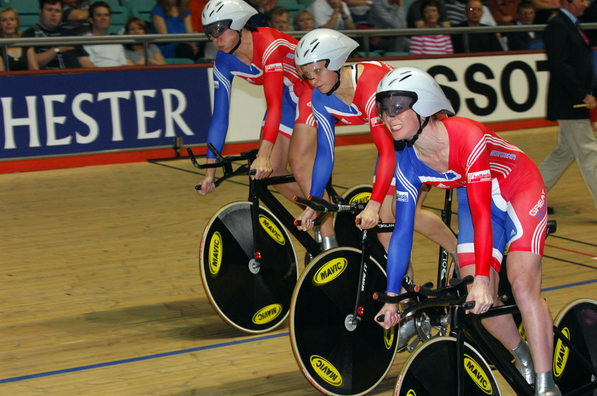 Great Britain women's team pursuit start