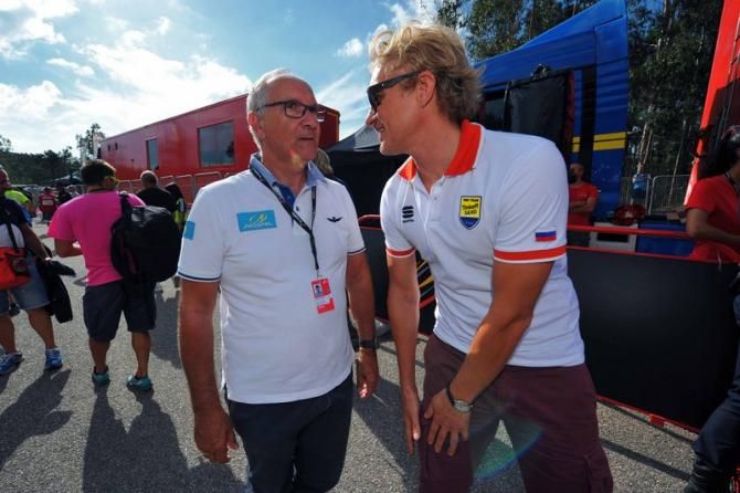 Giuseppe Martinelli and Oleg Tinkov enjoy a chat