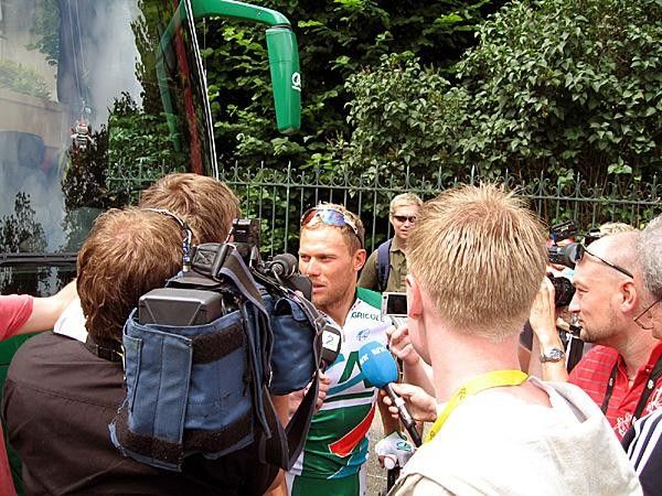 Thor Hushovd is very popular even when he's not winning. The previous day's stage win made him the target of all media outlets.